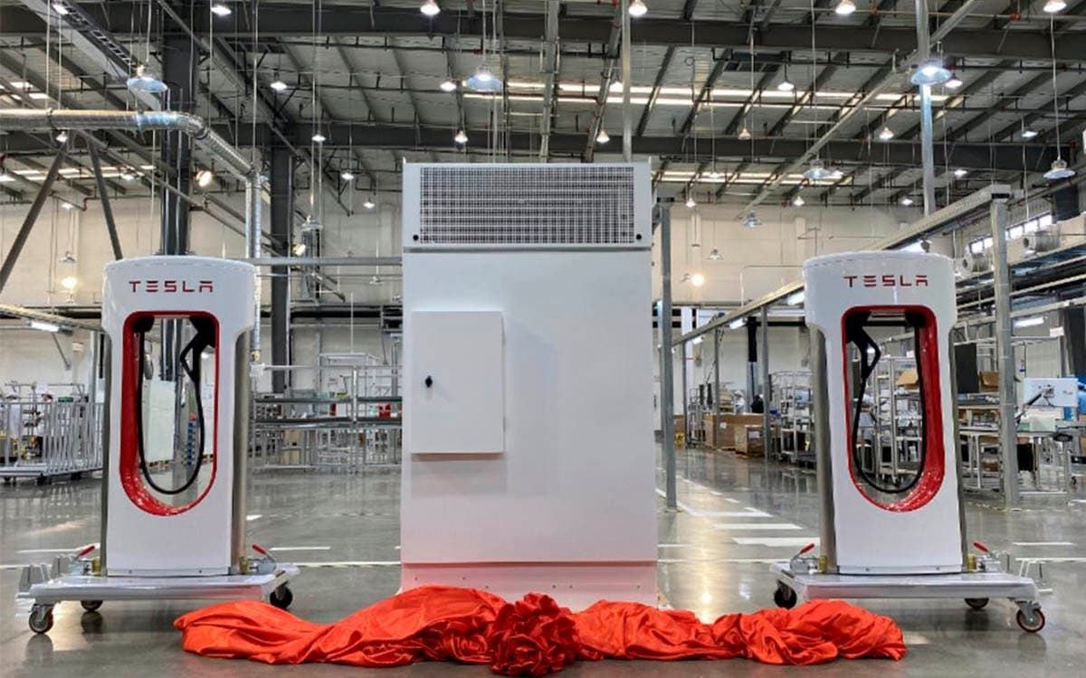 Tesla inaugura una nueva fábrica de Supercargadores con capacidad para producir 10.000 puntos de carga al año