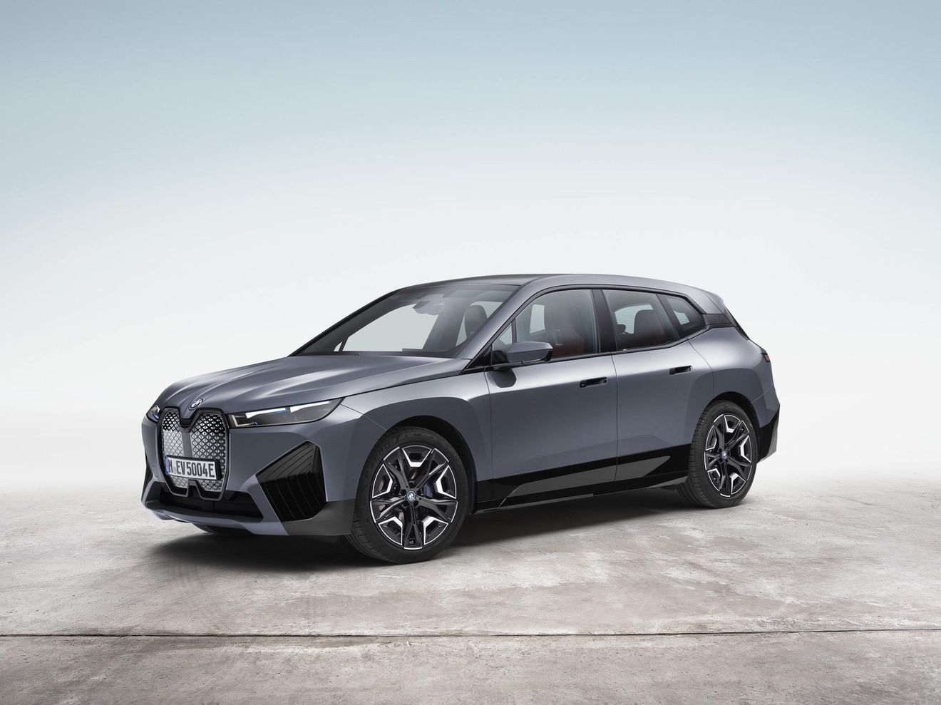 BMW da nuevos detalles del iX, un SUV eléctrico que partirá de los 85.850 euros en España