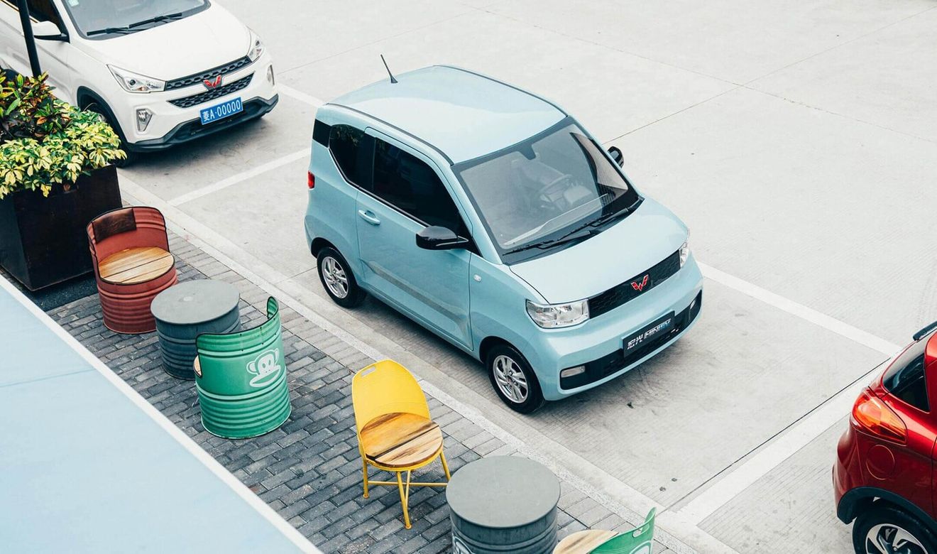 El Wuling HongGuang Mini EV vende en China casi tantas unidades trimestralmente como los eléctricos del Grupo Volkswagen