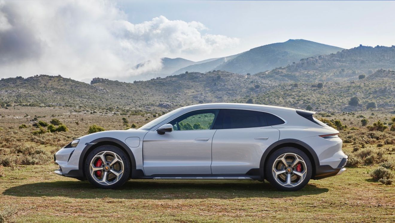 Porsche Taycan Cross Turismo: un familiar eléctrico de altos vuelos con capacidades «off-road»