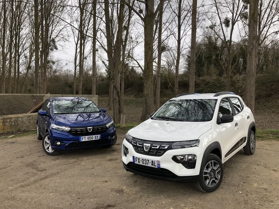 Ventas de coches eléctricos en España: junio 2021. Domina el Tesla Model 3, irrumpe el Dacia Spring