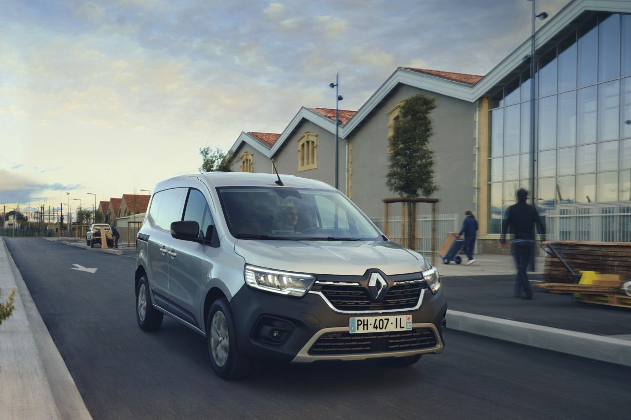 Renault Kangoo E-TECH Electric: la furgoneta eléctrica más vendida se renueva con 265 kilómetros de autonomía