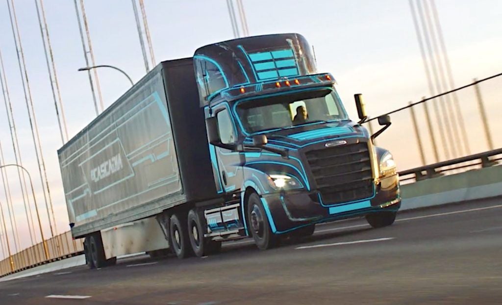 Daimler abre los pedidos de su camión eléctrico Freightliner eCascadia con 475 kWh y 400 km de autonomía