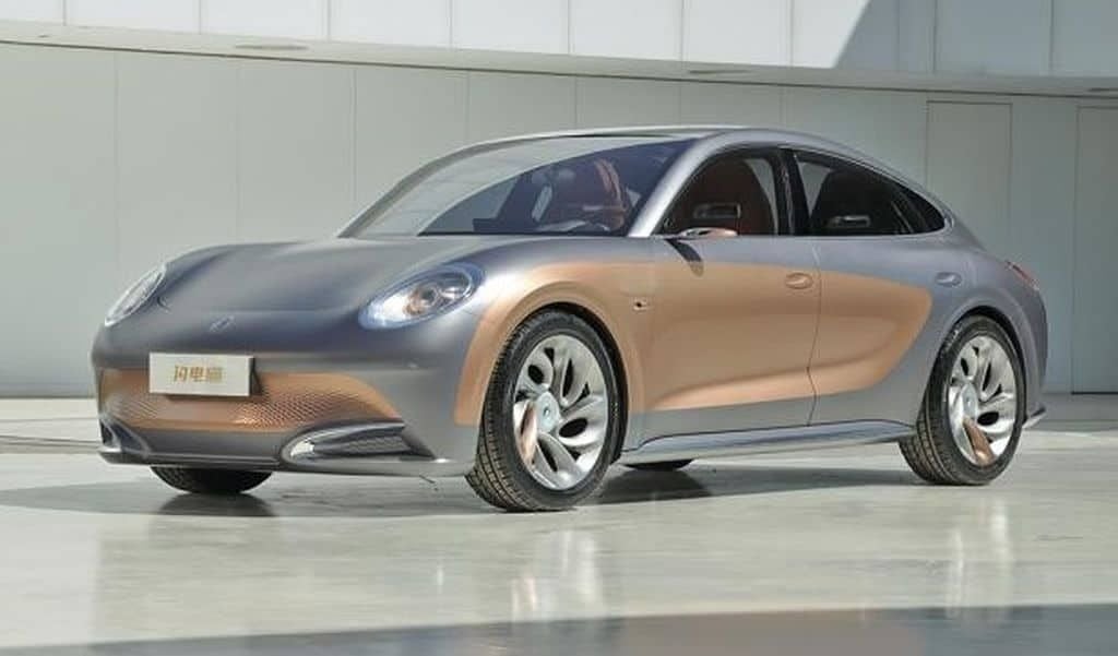 ORA Lightning Cat: un atractivo sedán eléctrico con un diseño retro inspirado en el Porsche Panamera