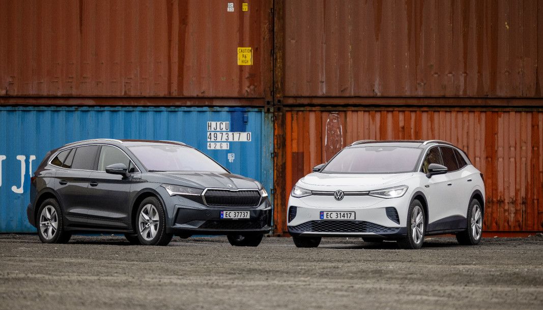 Skoda Enyaq iV vs Volkswagen ID.4: se enfrentan los SUV gemelos del Grupo Volkswagen. ¿Cuál es mejor?