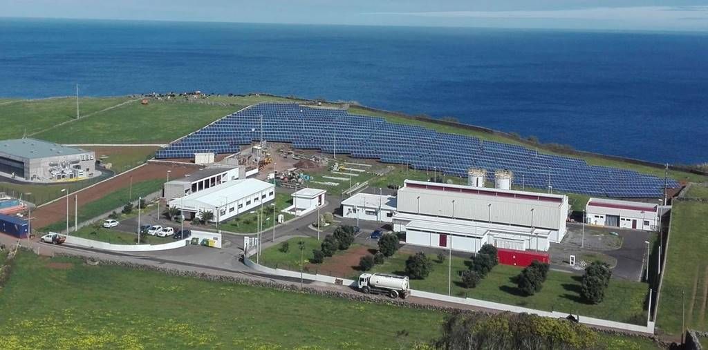 La isla portuguesa de la Graciosa camino de ser 100% renovable gracias al sol, el viento y las baterías de respaldo