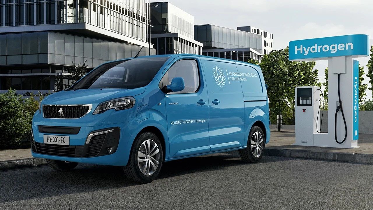 Peugeot e-Expert Hydrogen: una furgoneta con 400 kilómetros de autonomía que refuerza la apuesta de Stellantis por el hidrógeno