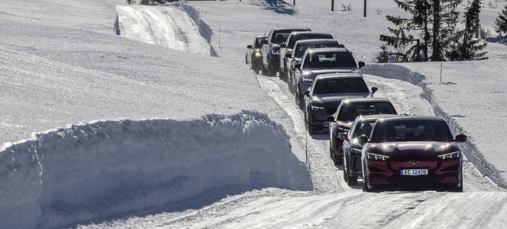 Nueva mega prueba de autonomía real de 20 coches eléctricos en Noruega. El Tesla Model 3 domina, el BMW iX3 sorprende