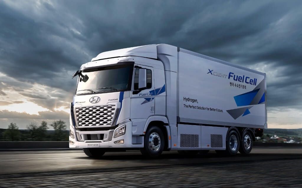 Hyundai actualiza su camión de hidrógeno, que con 400 kilómetros de autonomía quiere plantar cara al Tesla Semi