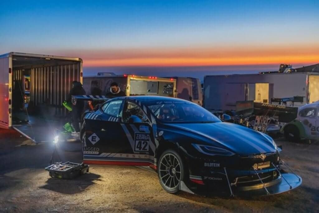 El Tesla Model S Plaid vence en su categoría el Pikes Peak 2021