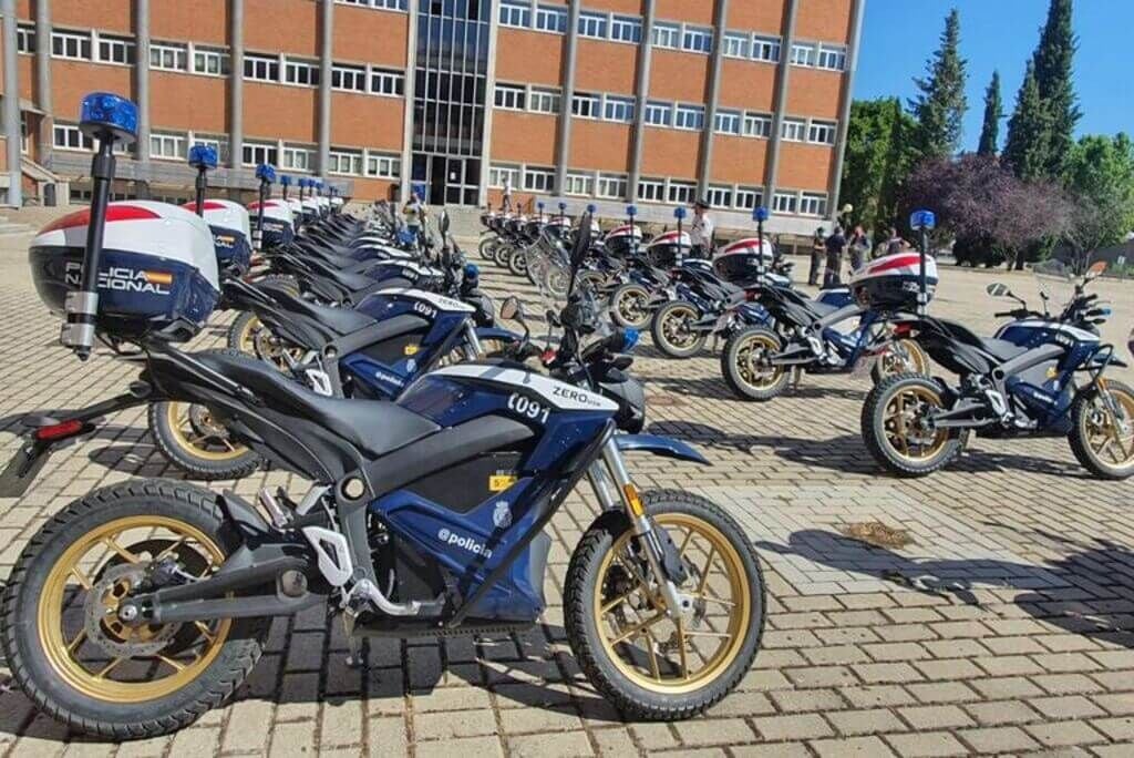 Moto eléctrica policia nacional