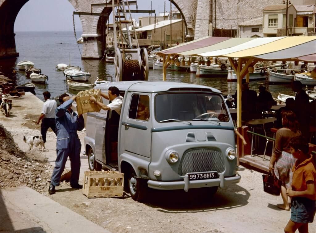 Renault EstafettE: una nueva furgoneta eléctrica de diseño retro para plantar cara a la Volkswagen ID. Buzz