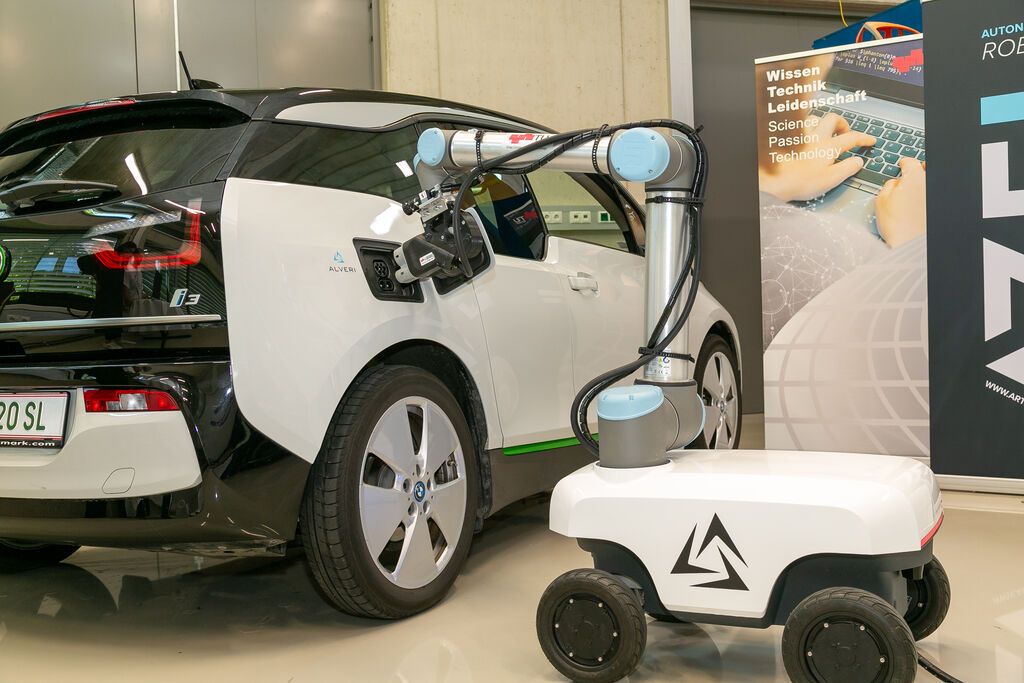 Un consorcio austriaco desarrolla un robot autónomo de recarga automatizada de coches eléctricos