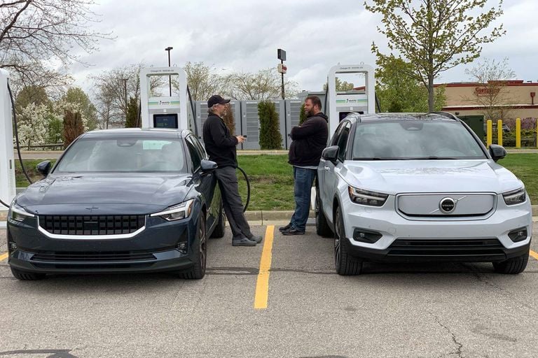 Car and Driver realiza un viaje de 1.600 kilómetros con 11 coches eléctricos. ¿Cuál es el vencedor?