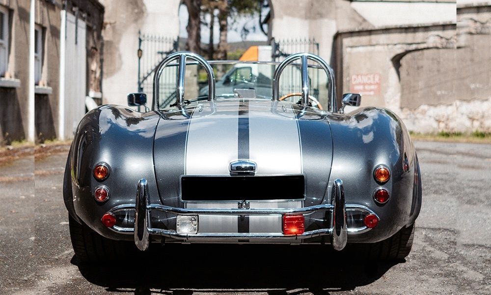 Este AC Cobra eléctrico homenajeará al coche "psicodélico" de Tara Browne