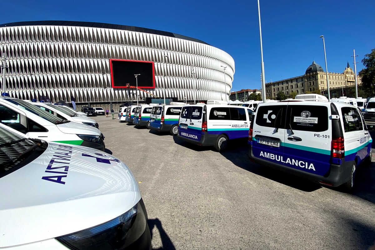 Grup la Pau presenta su flota de 115 ambulancias Mercedes-Benz eléctricas para Euskadi