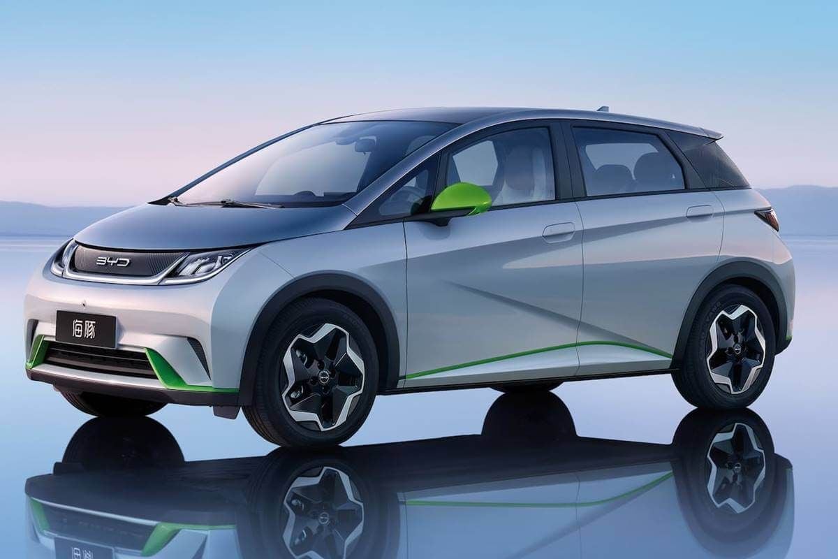 Toyota y BYD lanzarán en China un coche eléctrico asequible