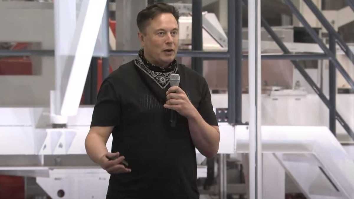 Elon Musk se replantea la estrategia publicitaria de Tesla, que podría comenzar a hacer anuncios