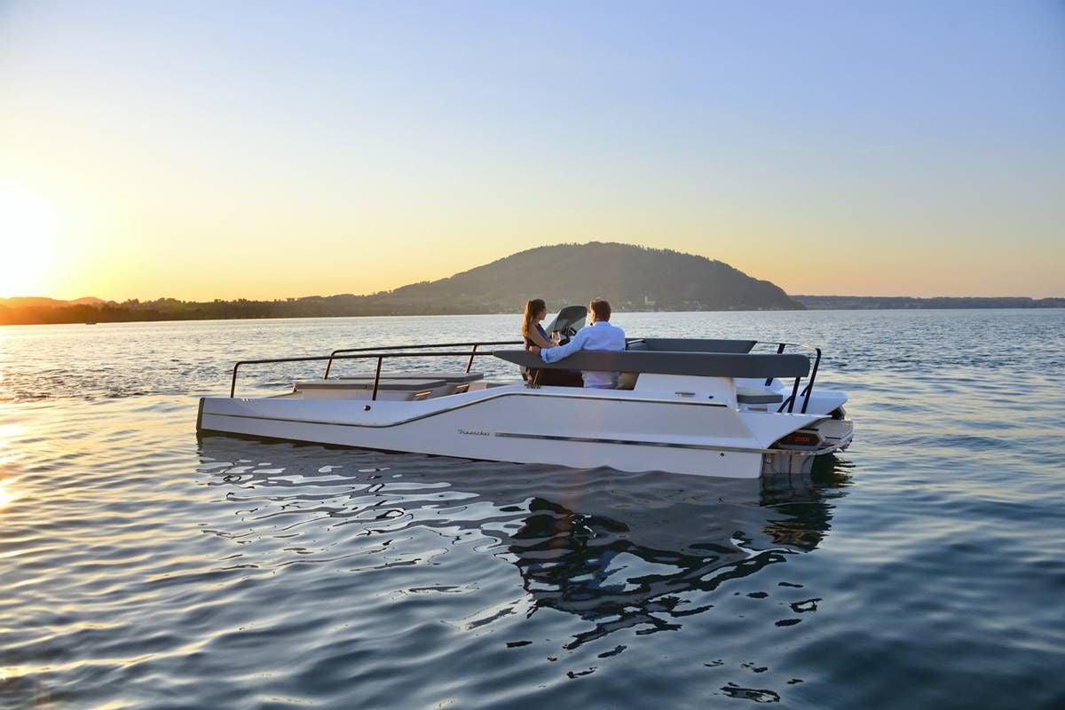 TimeSquare 20. Un elegante catamarán eléctrico