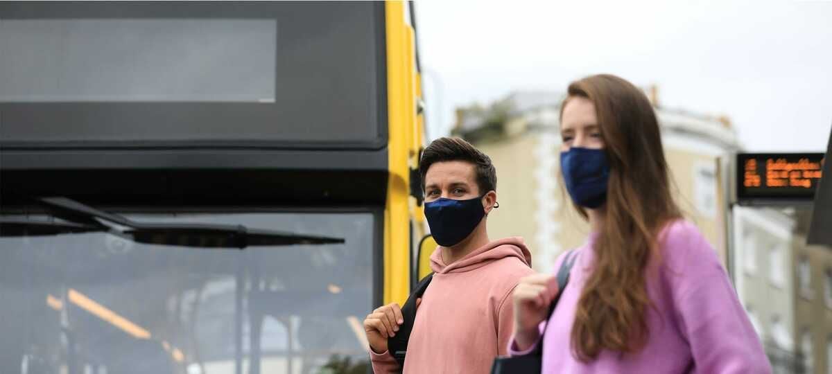 Tres de cada cuatro jóvenes recortará sus trayectos cortos o conducirá un coche eléctrico o híbrido