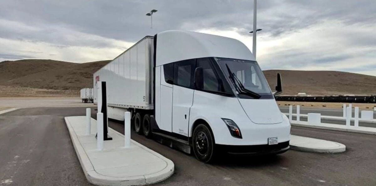 Más detalles del Tesla Semi. Potencia, sistema de propulsión, aerodinámica, conducción