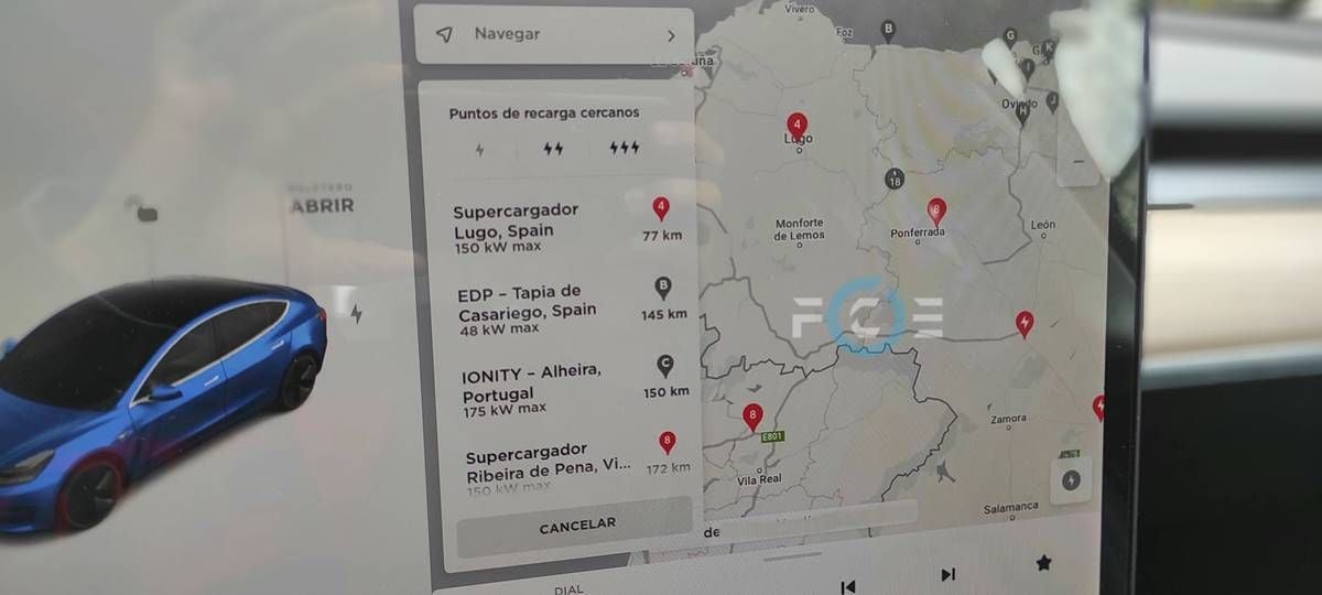 El sistema de navegación de Tesla empieza a mostrar redes de recarga de otros operadores