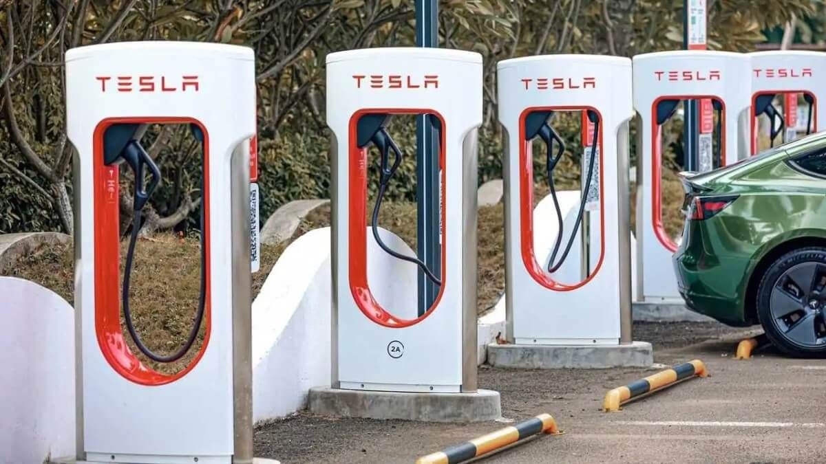 Tesla despide a todo el equipo responsable de la red de Supercargadores