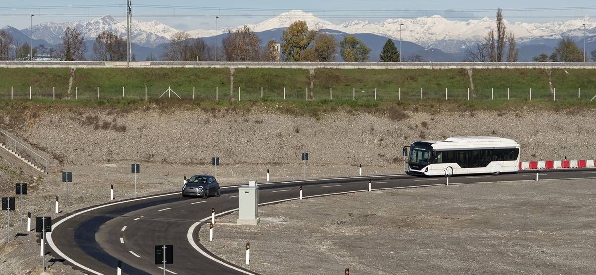 Arena del Futuro. El sistema de recarga inalámbrica de coches eléctricos de Stellantis ya está funcionando