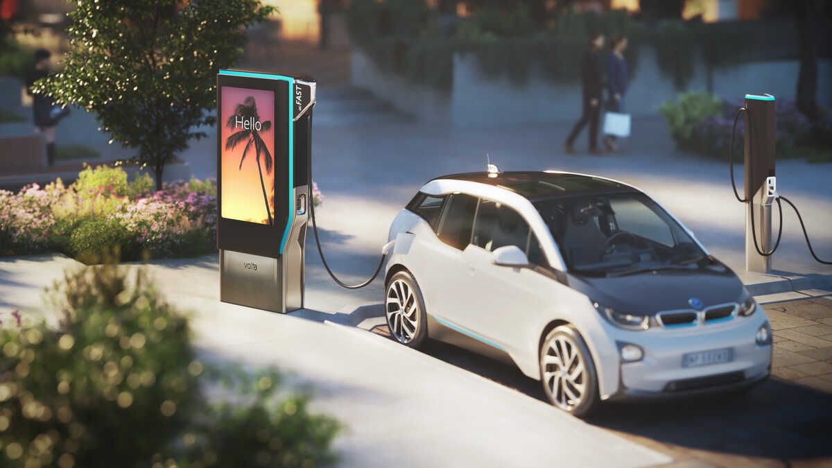 Volta Charging, la red que ofrece recargas gratis a los coches eléctricos, llega a Europa