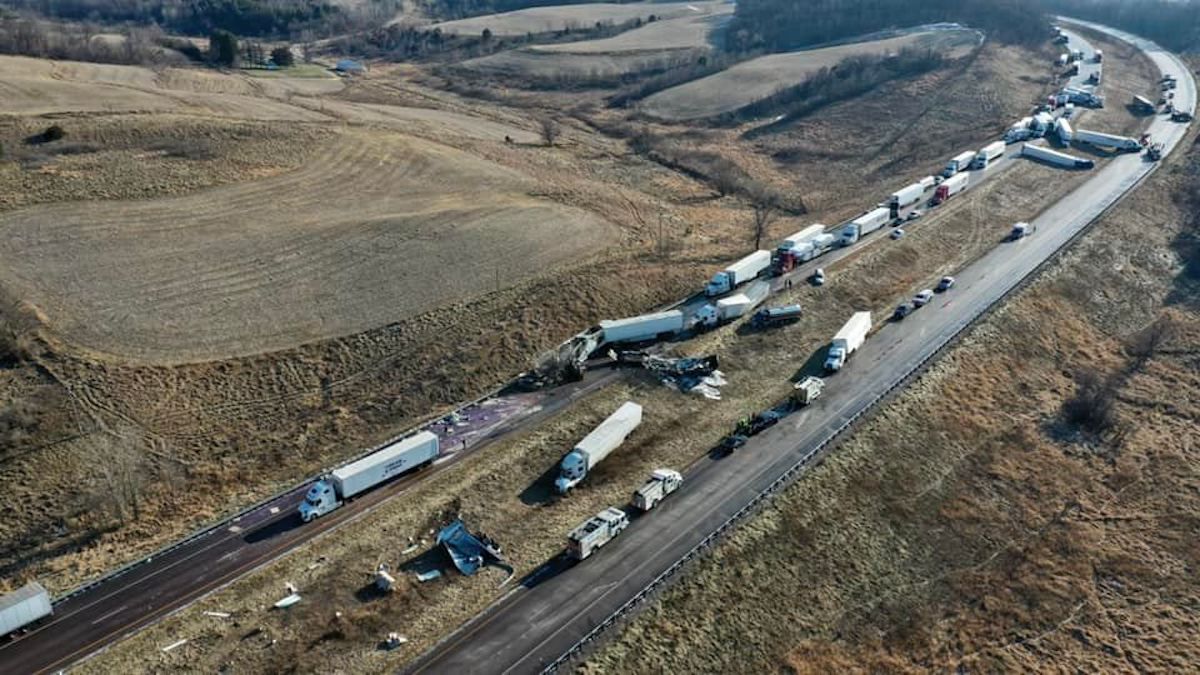 Este accidente de más de 100 vehículos muestra la necesidad de impulsar la conducción autónoma