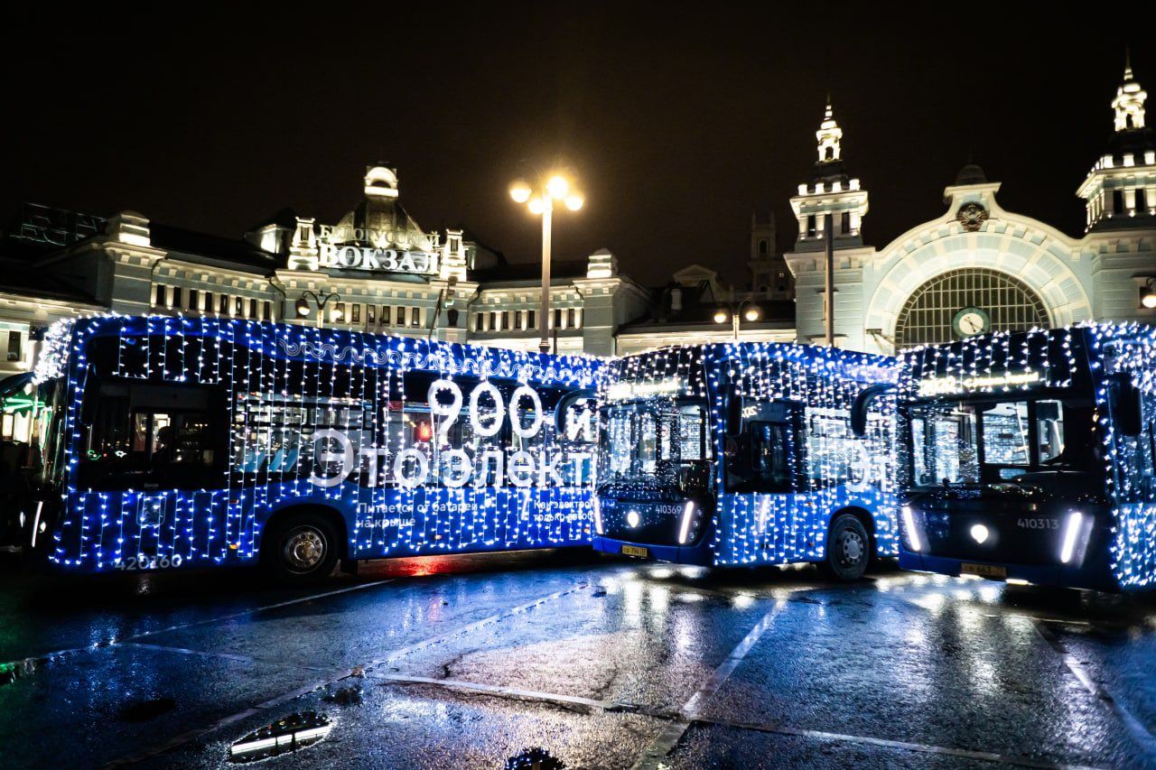 Moscú ya tiene 900 autobuses eléctricos funcionando y lo celebra por Navidad