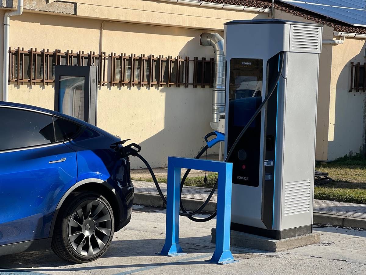 EasyCharger inaugura su primer punto de recarga de 300 kW