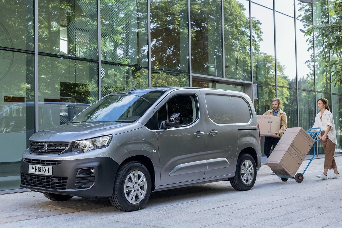 La Peugeot e‑Partner gana el premio al vehículo comercial ECO del año en España