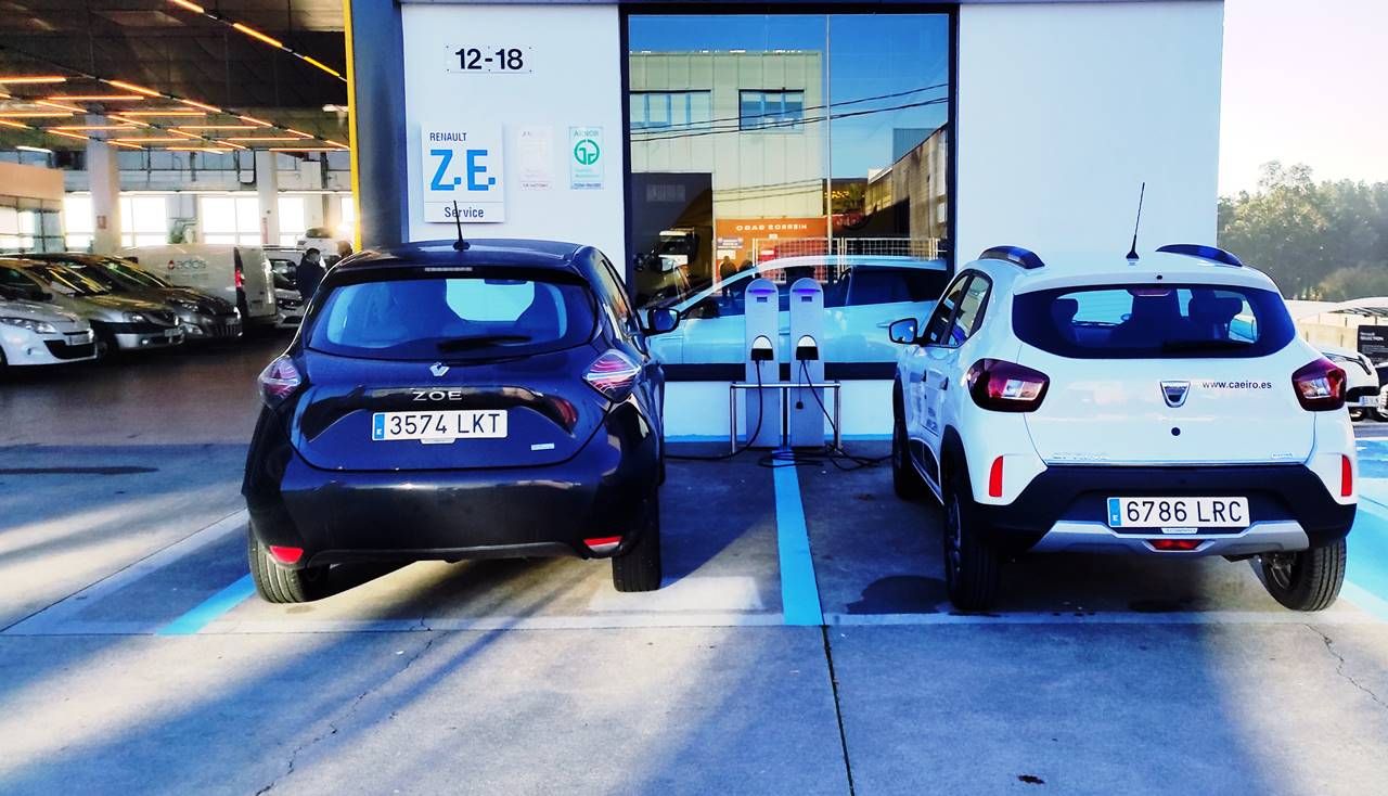 Los fabricantes afean la propuesta de Suiza de limitar el uso de coches eléctricos durante los apagones