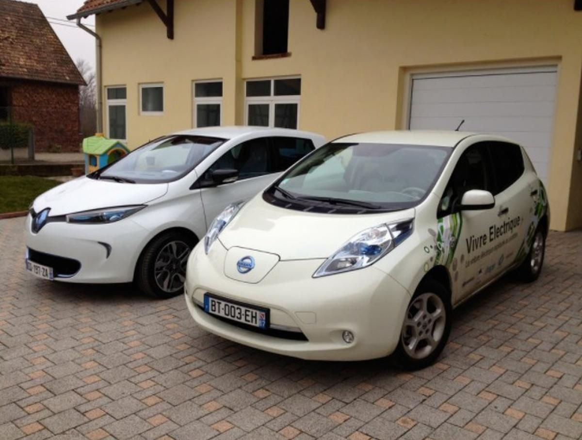 Este concesionario lleva 10 años vendiendo coches eléctricos y nos muestra la larga vida útil de las baterías