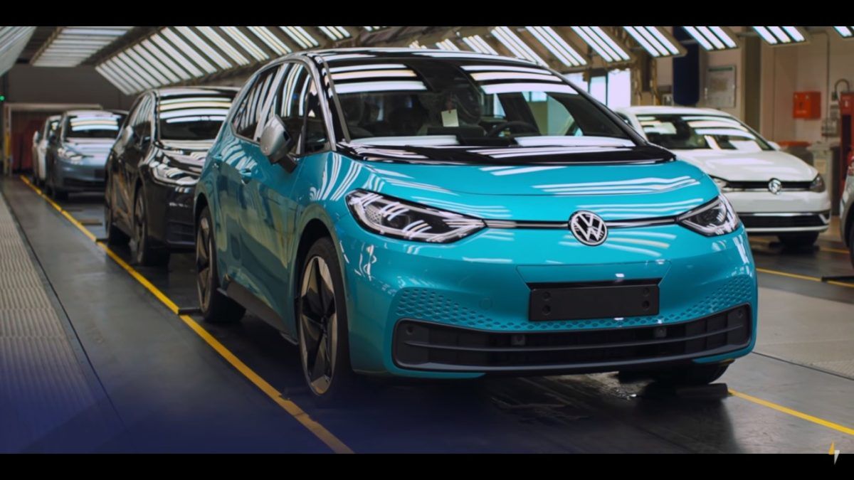 Volkswagen completa la primera transformación en el mundo de una fábrica de coches con motor de combustión a motor eléctrico