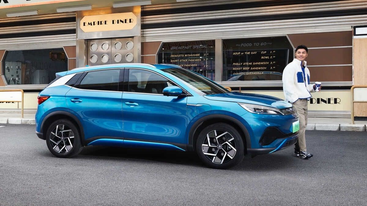 Los coches eléctricos chinos son 10.000 euros más baratos de fabricar que los europeos