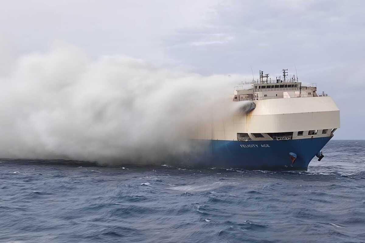 Toda la carga del Felicity Ace se ha perdido, el buque carguero de coches se hundió por la mañana