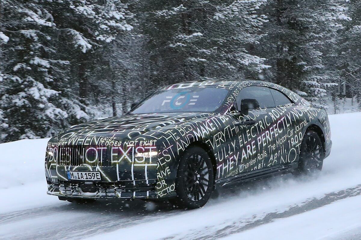 Nuevas fotos espía de Rolls-Royce Spectre, el primer coche eléctrico de la marca