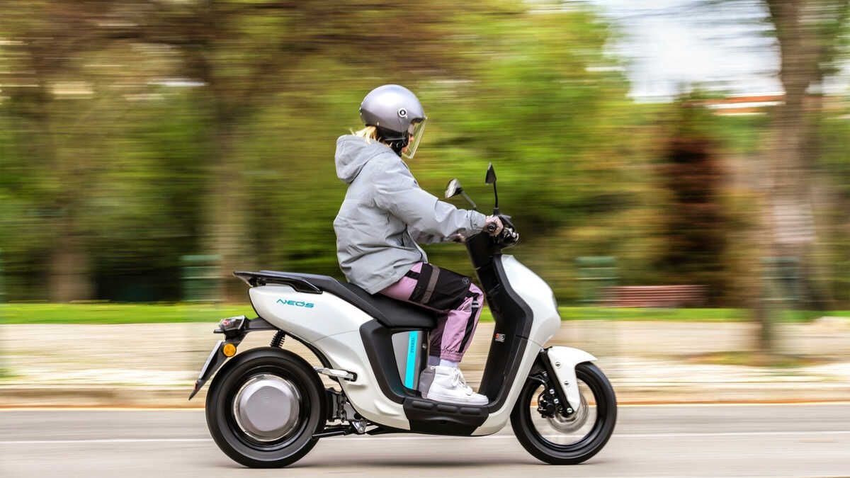 Llega a Europa el scooter eléctrico Yamaha NEO'S con baterías intercambiables