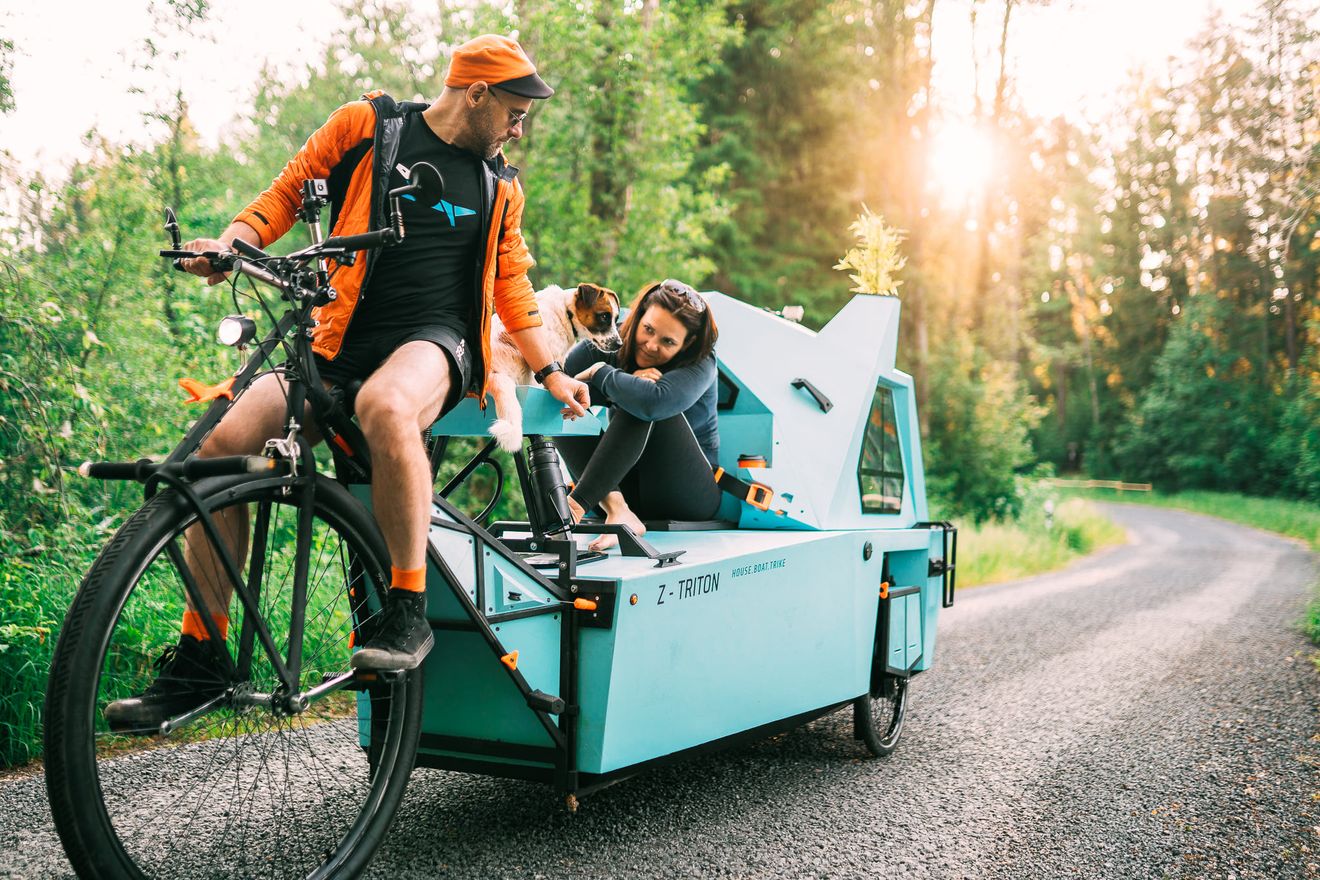 BeTriton. El vehículo eléctrico total es una  bicicleta eléctrica, caravana, barco y tiene energía solar