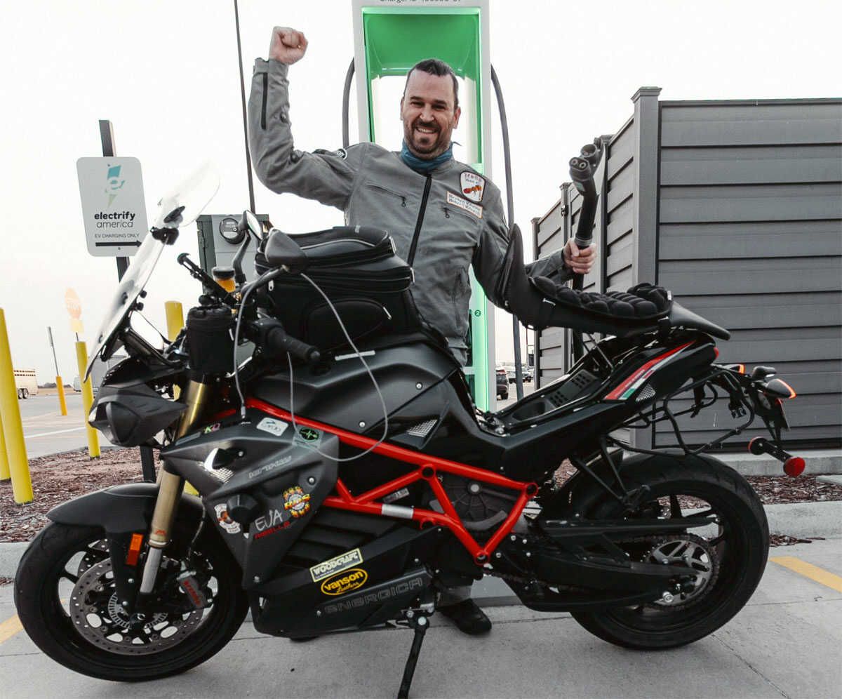 Con una moto eléctrica Energica EVA Ribelle, se puede atravesar Estados Unidos en menos de 100 horas