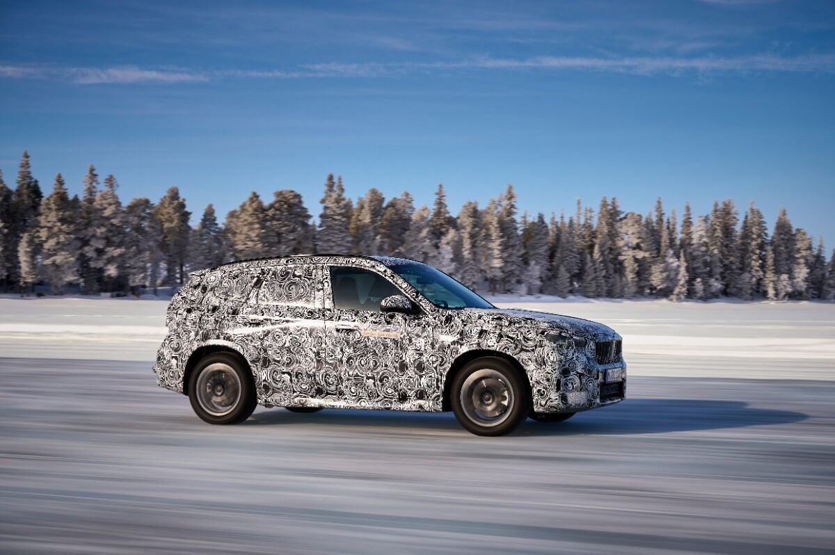 BMW muestra nuevas imágenes del iX1 durante sus test de desarrollo