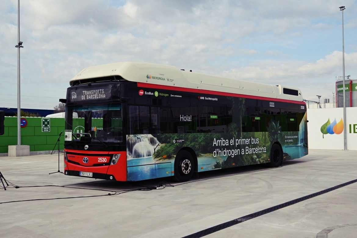 Barcelona añade otros 7 autobuses a hidrógeno en en la línea X1