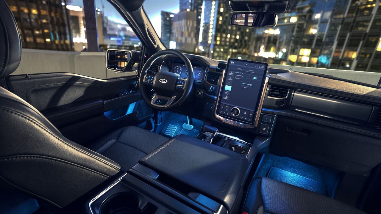 Ford F-150 Lightning - interior