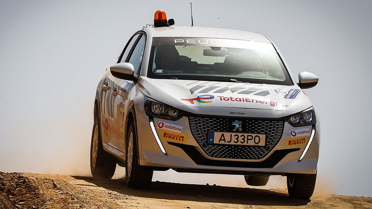 Peugeot e-208 Safety Car