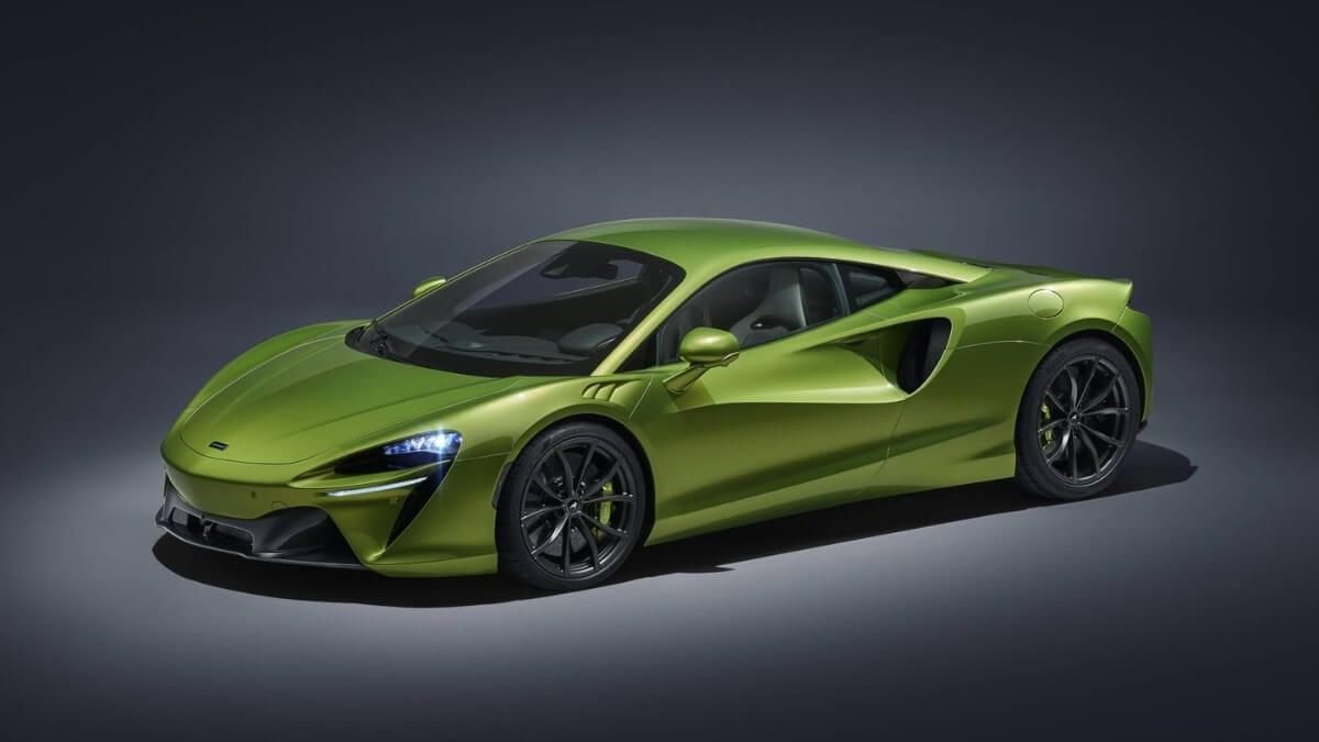 El nuevo CEO de McLaren está abierto a lanzar un SUV eléctrico