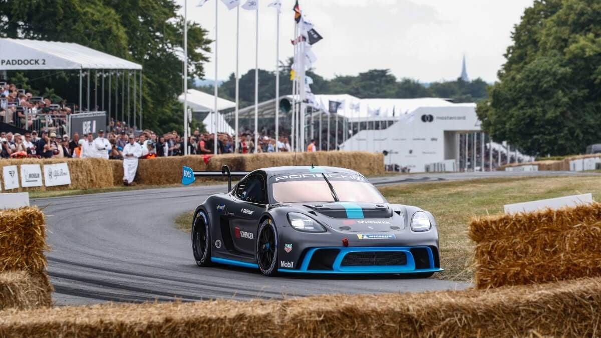 El Porsche GT4 ePerformance debuta en Goodwood: un adelanto del próximo Cayman eléctrico