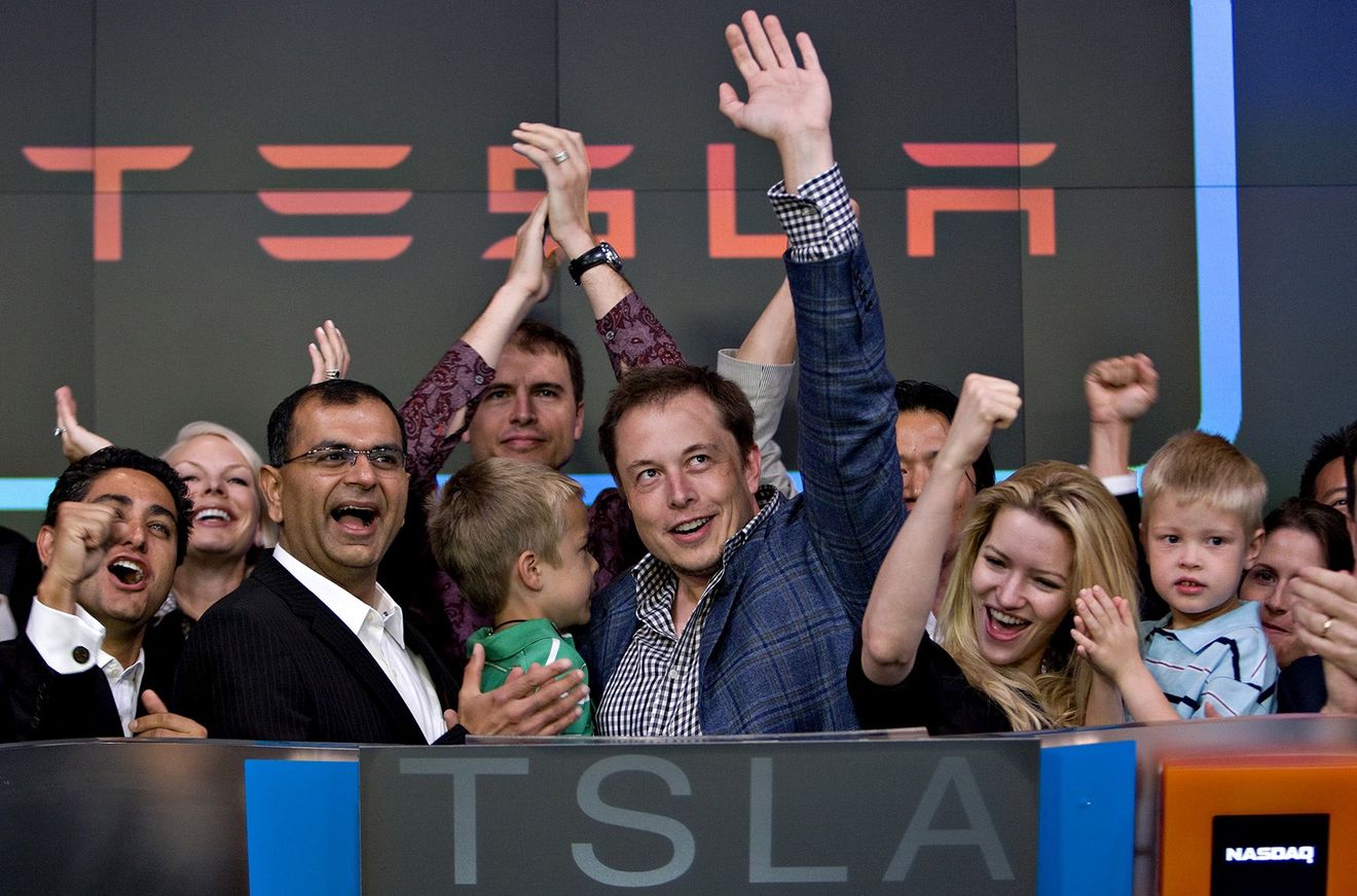 Hoy se cumplen 12 años de Tesla en bolsa. La empresa vale 200 veces más que en 2010