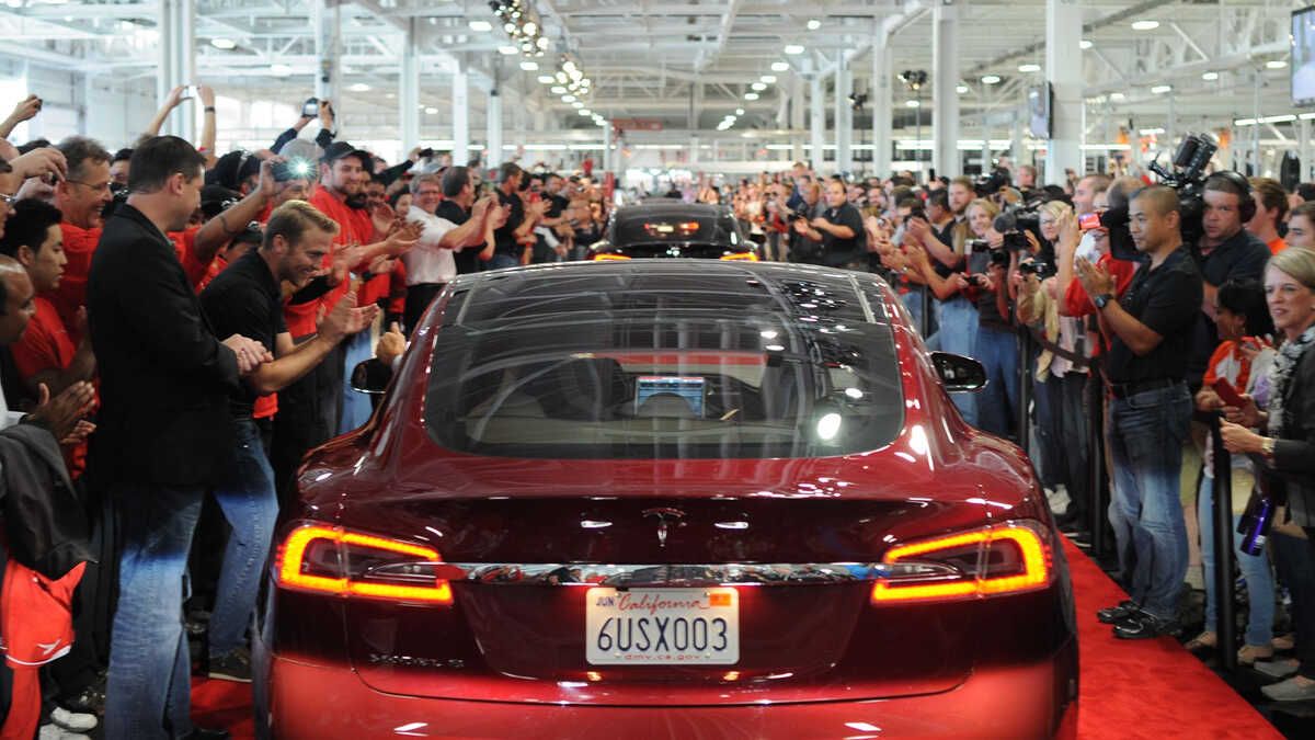 El Tesla Model S cumple 10 años. Un coche eléctrico para la historia